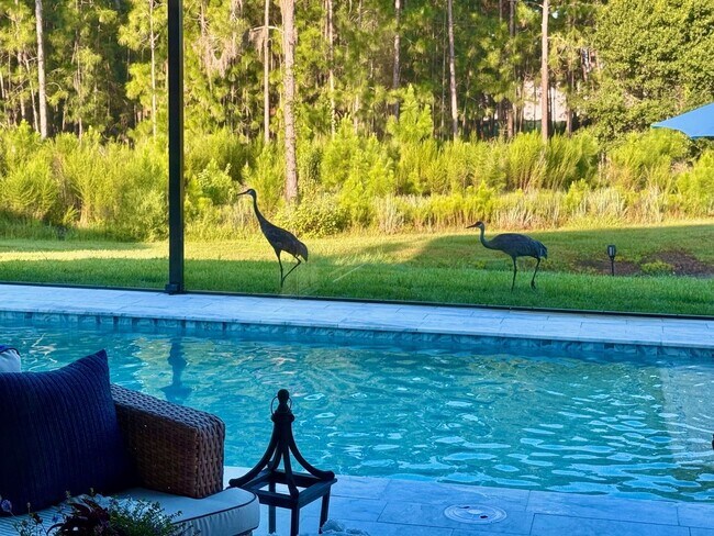 Foto del edificio - 1729 Drummond Pt