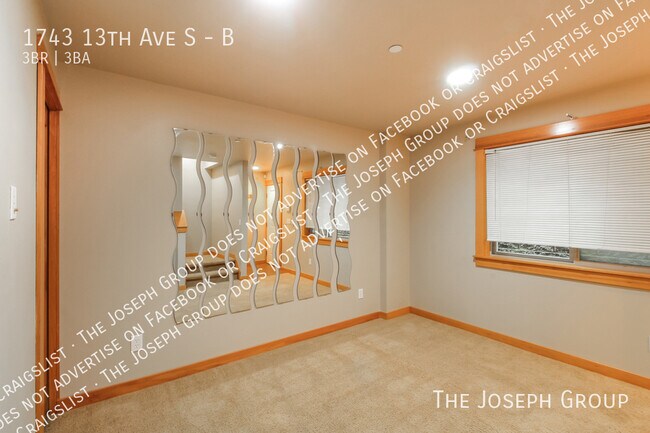 Foto del edificio - 1743 13th Ave S