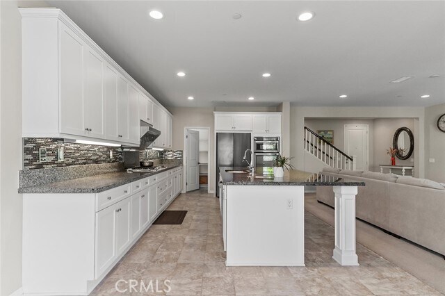 Building Photo - 17140 Guarda Dr
