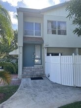 Building Photo - 3007 NW 5th Terrace