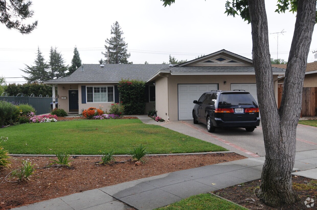 Foto del edificio - 2924-2926 Driftwood Dr