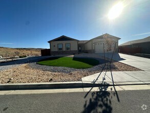 Building Photo - 18606 Granite Peak Ct