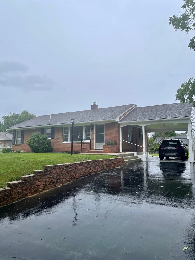 9715 Driftwood Ln, Hagerstown, MD 21740 House Rental in Hagerstown