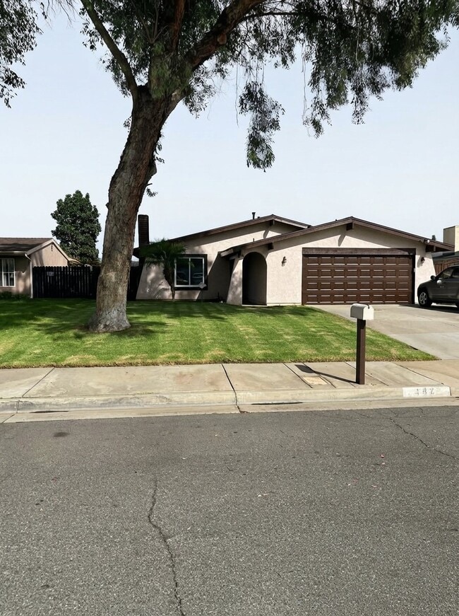 Building Photo - 4425 Bartel Dr