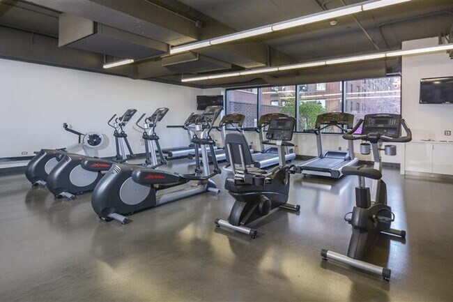 Foto del edificio - 360 W Illinois St