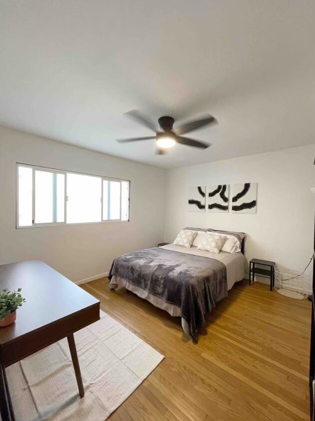 Foto del edificio - 1015 E Ocean Blvd