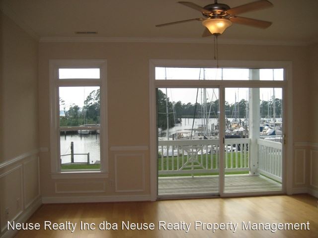 Building Photo - 3 br, 3 bath House - 4020 Marina Townes Dr.