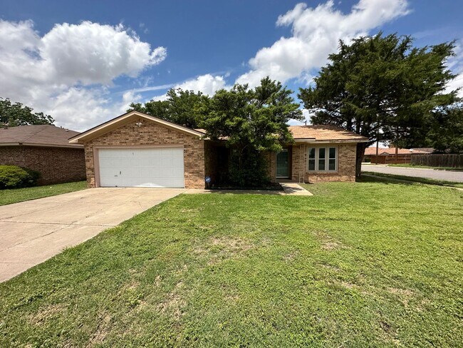 Foto del edificio - Spacious 3/2 in Central Lubbock!
