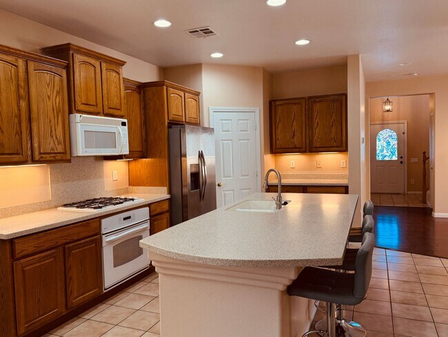 Foto del edificio - Summerlin Beautiful 3 bedroom Home