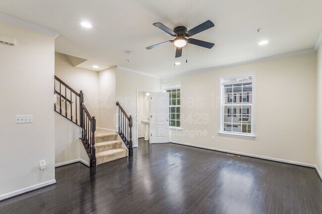 Foto del edificio - 8605 Sweet Rose Ct