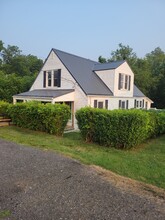 Building Photo - 642 5th St NE