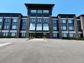 Building Photo - 218 Middle Neck Rd