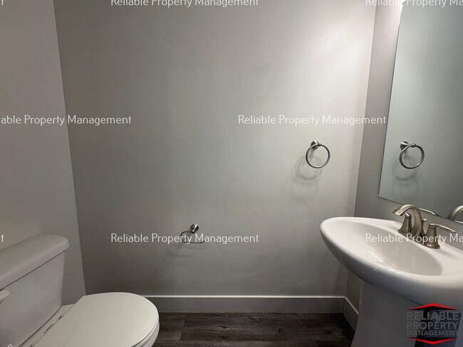 Foto del edificio - 140 S Emery Ln