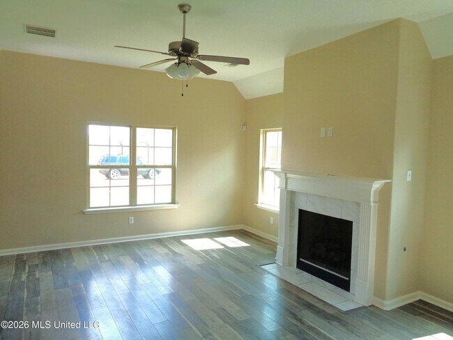 Foto del edificio - 1126 River Wood Creek W