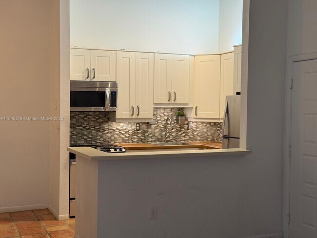 Foto del edificio - 4630 NW 102nd Ave