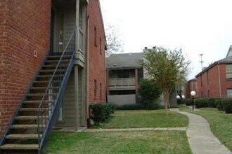 Building Photo - 12500 Sandpiper Dr