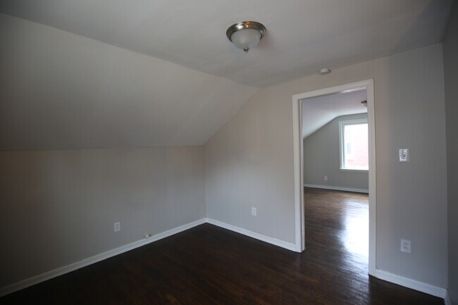 Foto del edificio - 17390 Bradford Ave
