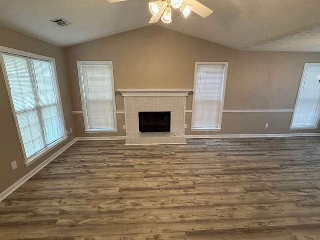 Building Photo - Wonderful 3 Bed 2 Bath Home in Covington w...