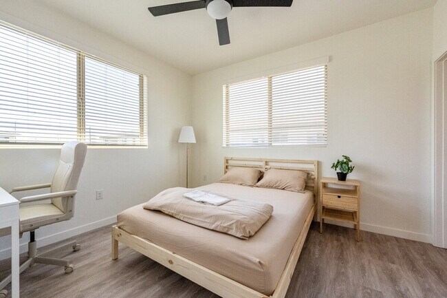 Building Photo - 5839 Cilantrillo Ave