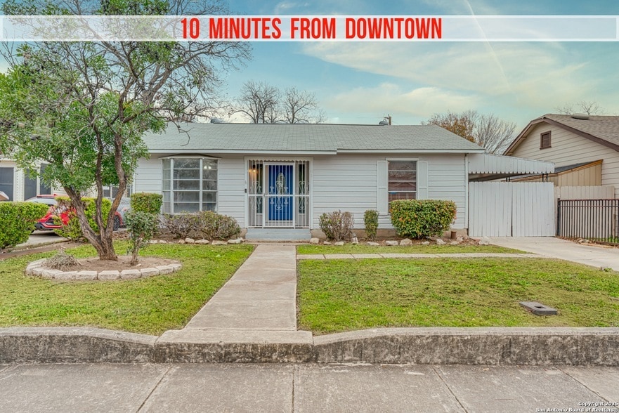 Primary Photo - 811 Cottonwood Ave