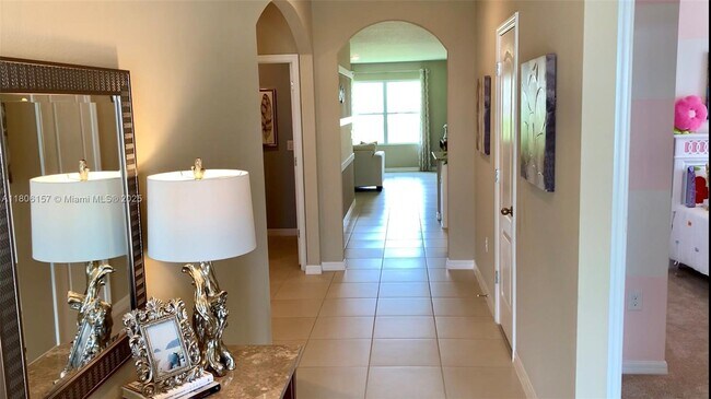Building Photo - 368 Tanglewood Dr