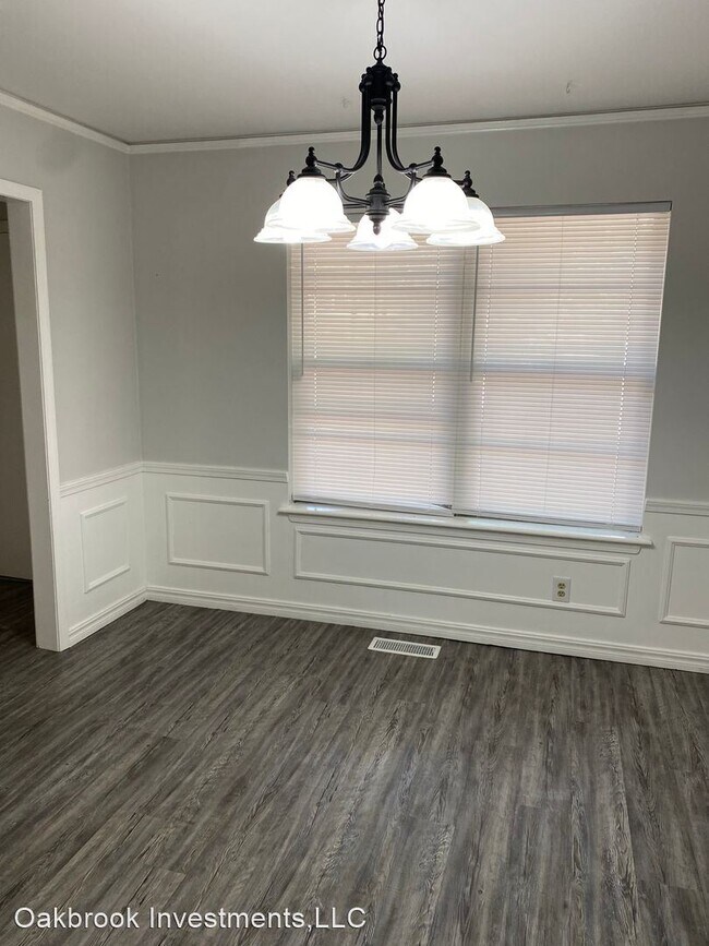 Foto del edificio - 3 br, 2 bath House - 142 East 56th Place