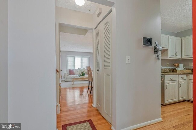 Building Photo - 4660 Winterberry Ln