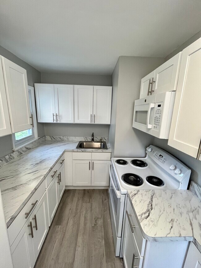Building Photo - 213 Scammell Dr