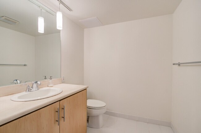 Building Photo - 175 Bluxome St