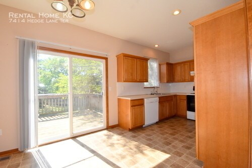 Building Photo - 1.5 Story Reverse-Ranch style Duplex  #7414