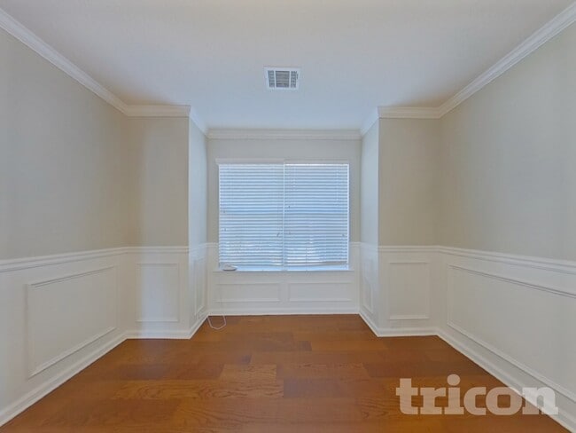 Building Photo - 6985 Borowood Ln