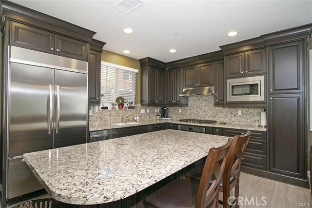 Building Photo - 19 Bluebell