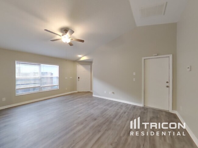 Foto del edificio - 14930 Deer Meadow Dr