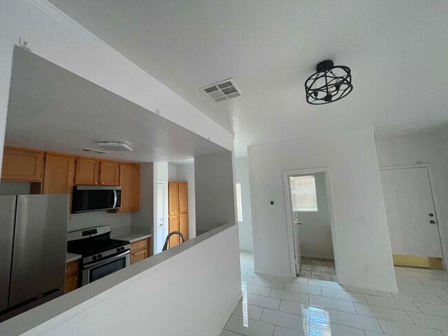 Building Photo - 1453 Morro Creek St