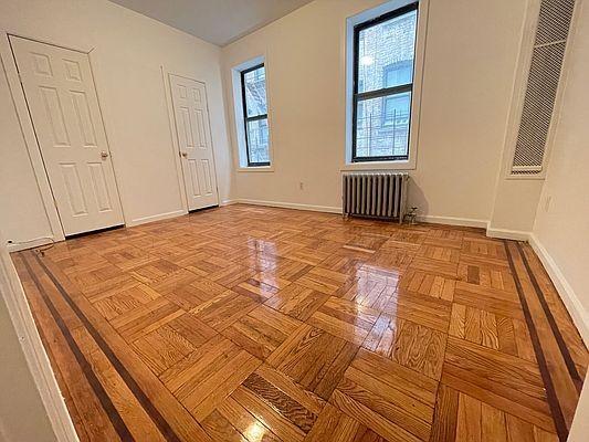 Foto del edificio - 2 bedroom in BRONX NY 10467