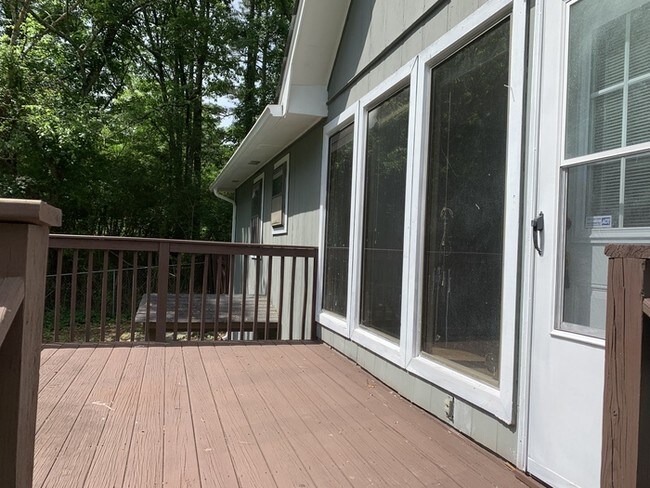 Foto del edificio - Updated 3 Bedroom 2 Bath Ranch