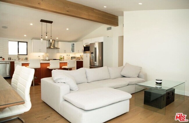 Foto del edificio - 6329 Jumilla Ave