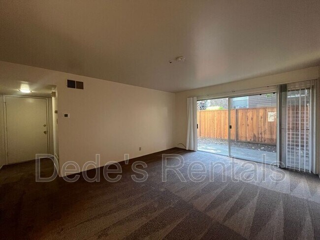 Foto del edificio - 713 Cherry St