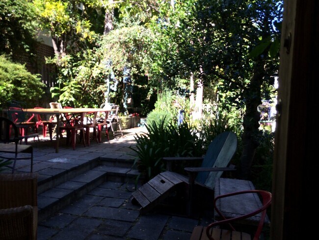 Building Photo - 1663 Euclid