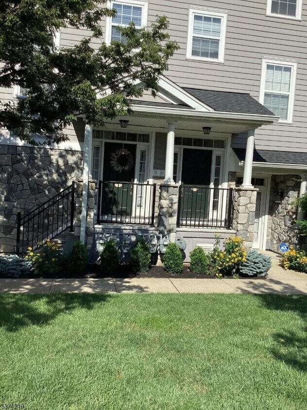 Primary Photo - 155 George Russell Way