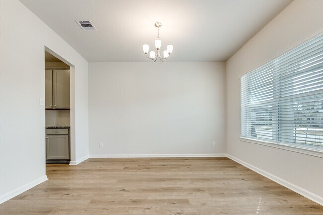 Foto del edificio - 8323 Red Shiner Wy