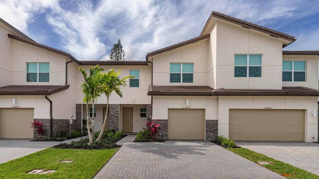 Foto principal - 5661 Stradella Dr