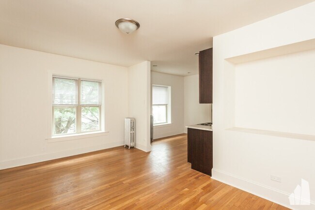 Building Photo - 4840 N Kimball Ave