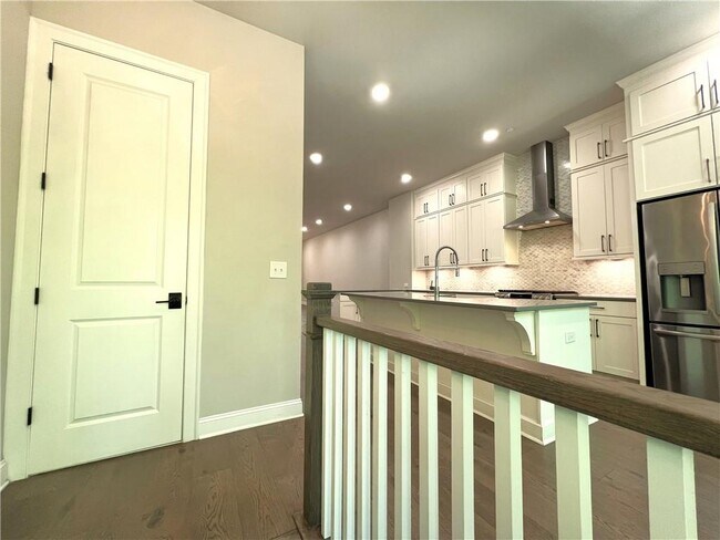 Foto del edificio - 4353 Parkside Pl