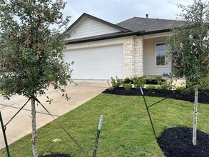 Building Photo - 563 Evergreen Sumac Lp