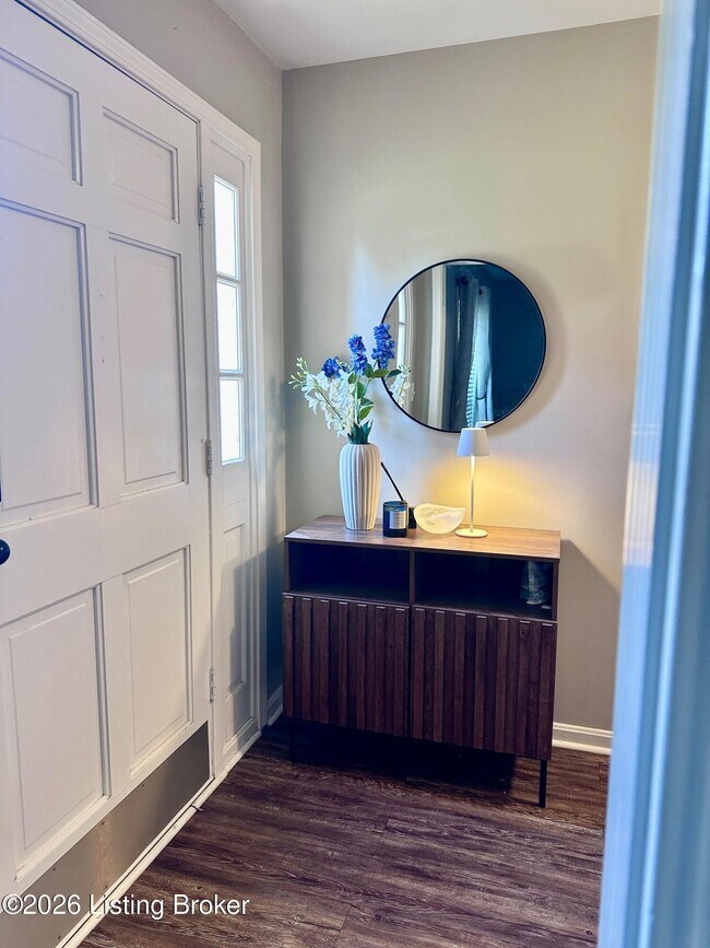 Foto del edificio - 305 Moser Rd