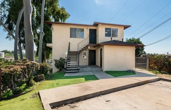 Building Photo - 1702 E 7th St