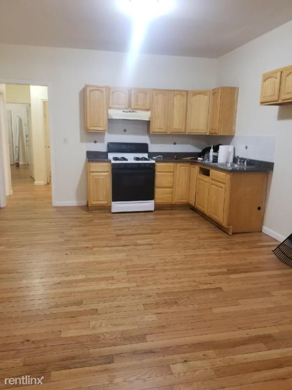 Building Photo - 935 S 19th St