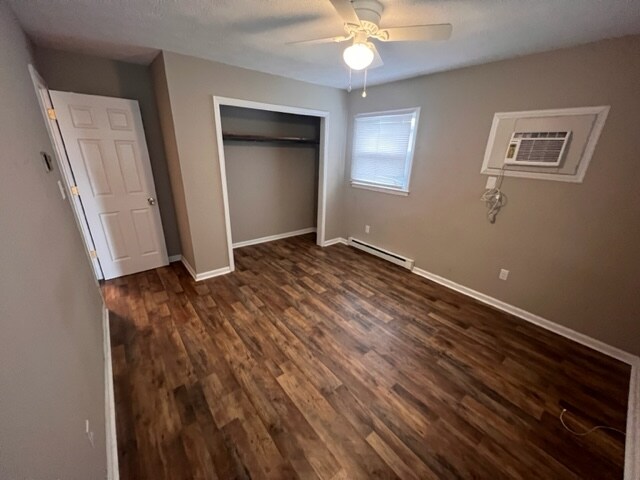 Building Photo - 328 Garden Park Dr