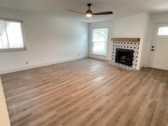 Building Photo - 4808 Wind River Rd